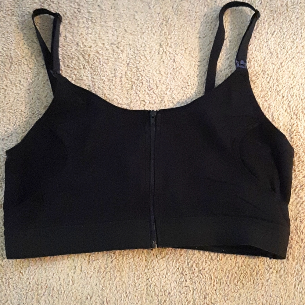 Adjustable nursing/pumping bra with zipper front